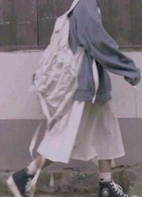 万人迷的朕只想咸鱼[穿书]_栖无易