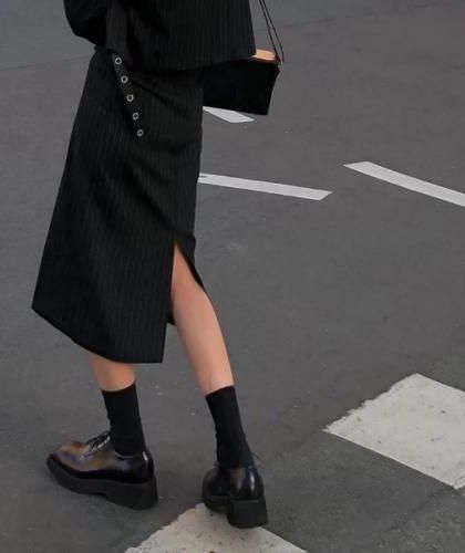 《亲昵》 作者：弱水千流