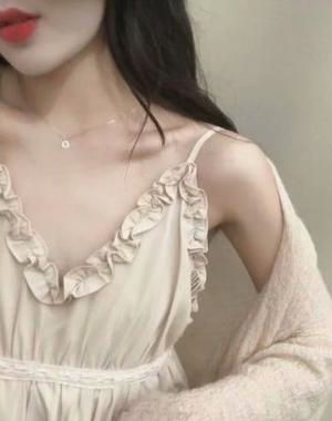 《万人嫌假少爷死遁之后》作者：柿子花灯