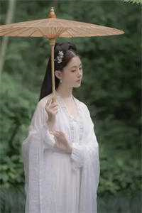 攻略女滚远点 作者：麦麦