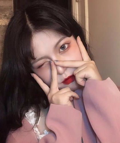 《冷清世子被赐婚后京城炸开了锅》作家：会发疯的猫